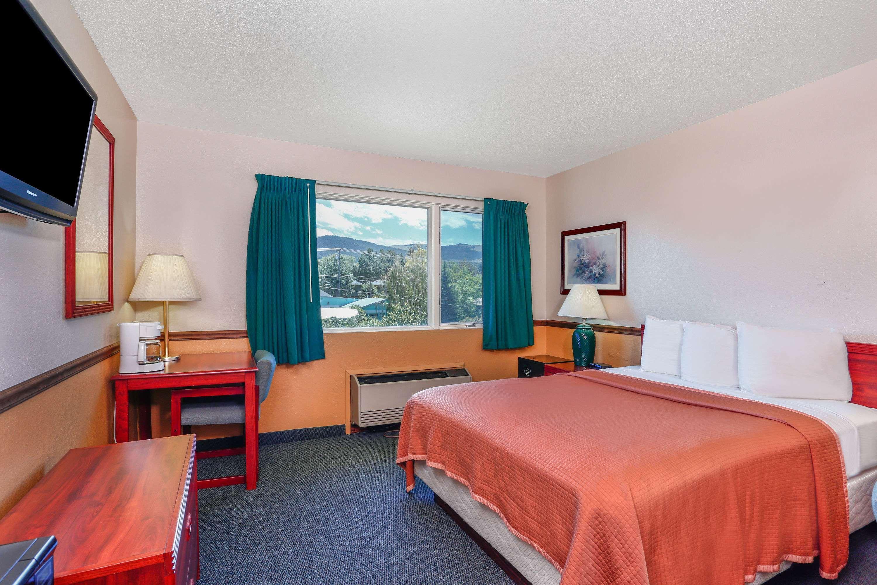 Howard Johnson By Wyndham Helena Exterior photo