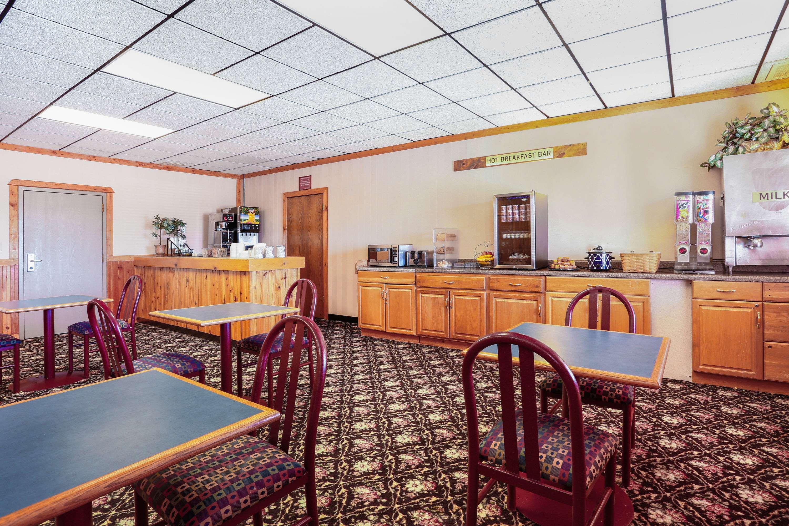 Howard Johnson By Wyndham Helena Exterior photo
